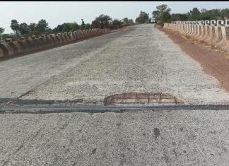 पुलातील विस्तार जोड (Expansion Joint) कडा अपघातात निमंत्रण